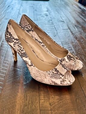 Bandolino Snakeskin Peep-Toe Pumps, Size 8.5
